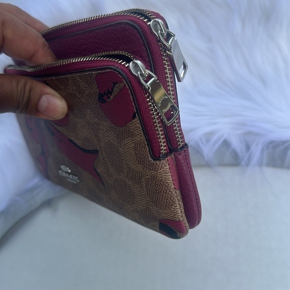 New COACH Double Zip Wallet In Signature Canvas With Bow Print